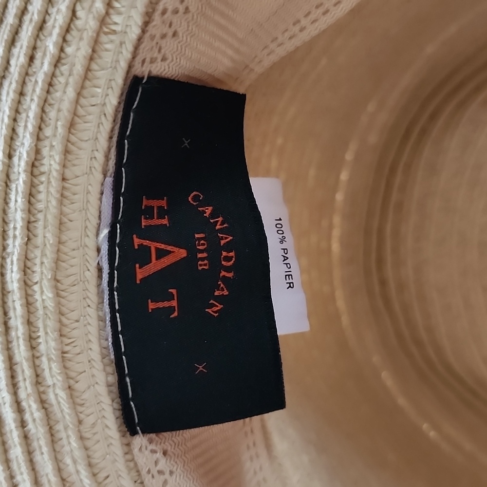 Canadian Hat - Picture 3 of 4